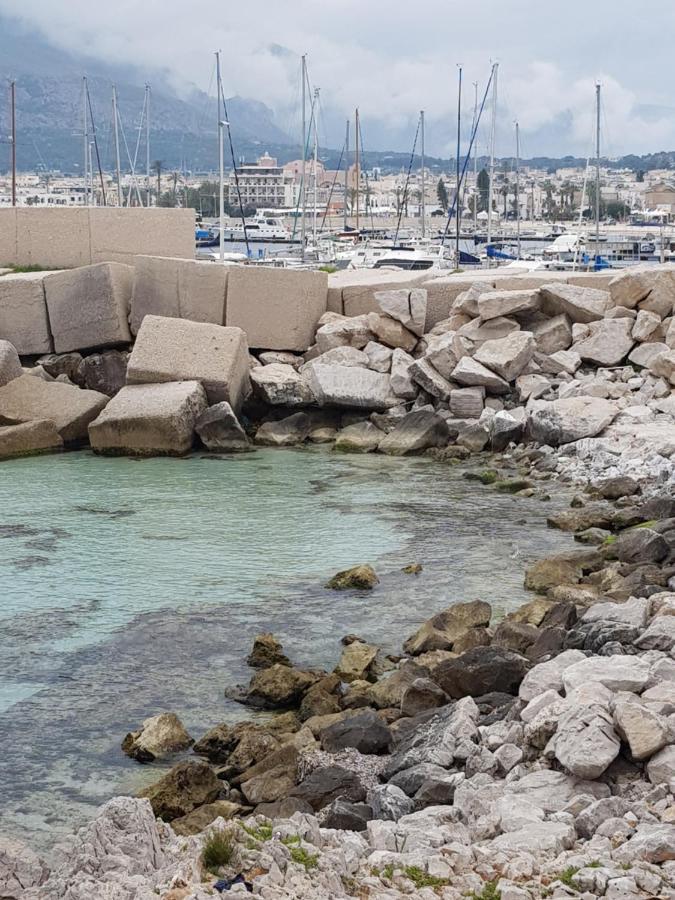 לינה וארוחת בוקר סן ויטו לו קאפו Il Torrazzo Da Francesca מראה חיצוני תמונה